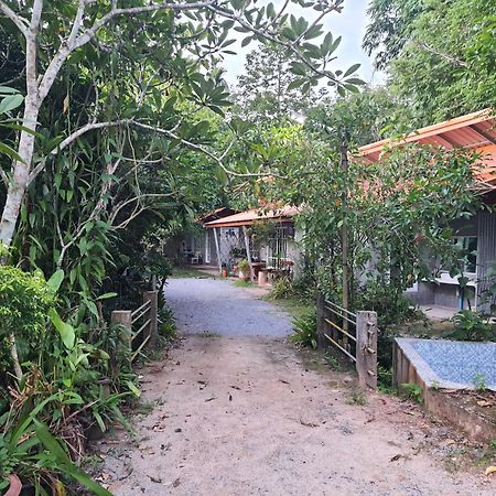 Baan Thabthong Homestay Ban Pak Nam  Extérieur photo